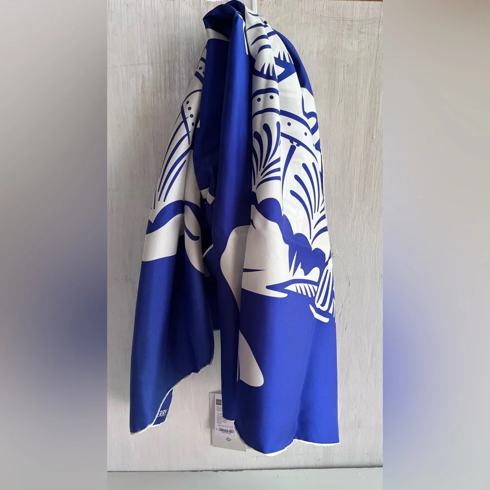 BURBERRY EKD Silk Scarf- Knight